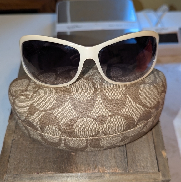 Coach Sunglasses Sarah S437 Ivory Gradient Lenses (Genuine Coach) never worn! - Picture 1 of 8